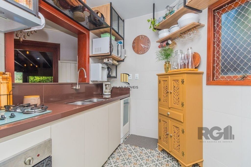 Casa em Condomínio 199m² - 3 dormitórios, 2 vagas no bairro Nonoai