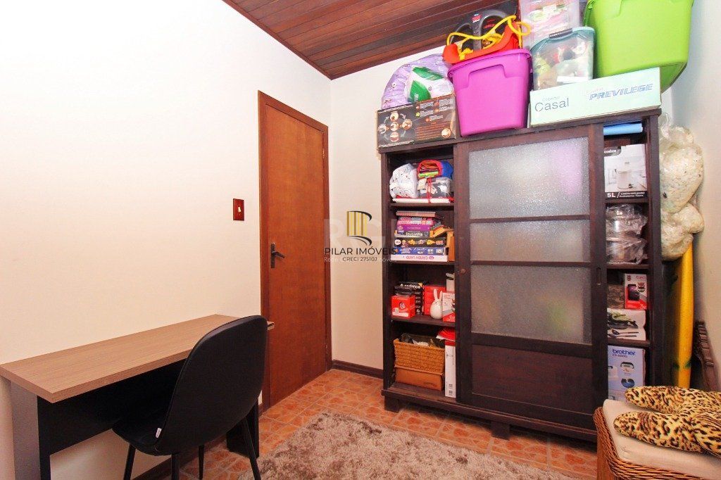 Casa para Venda - 150m², 4 dormitórios, sendo 1 suites, 3 vagas - Nonoai