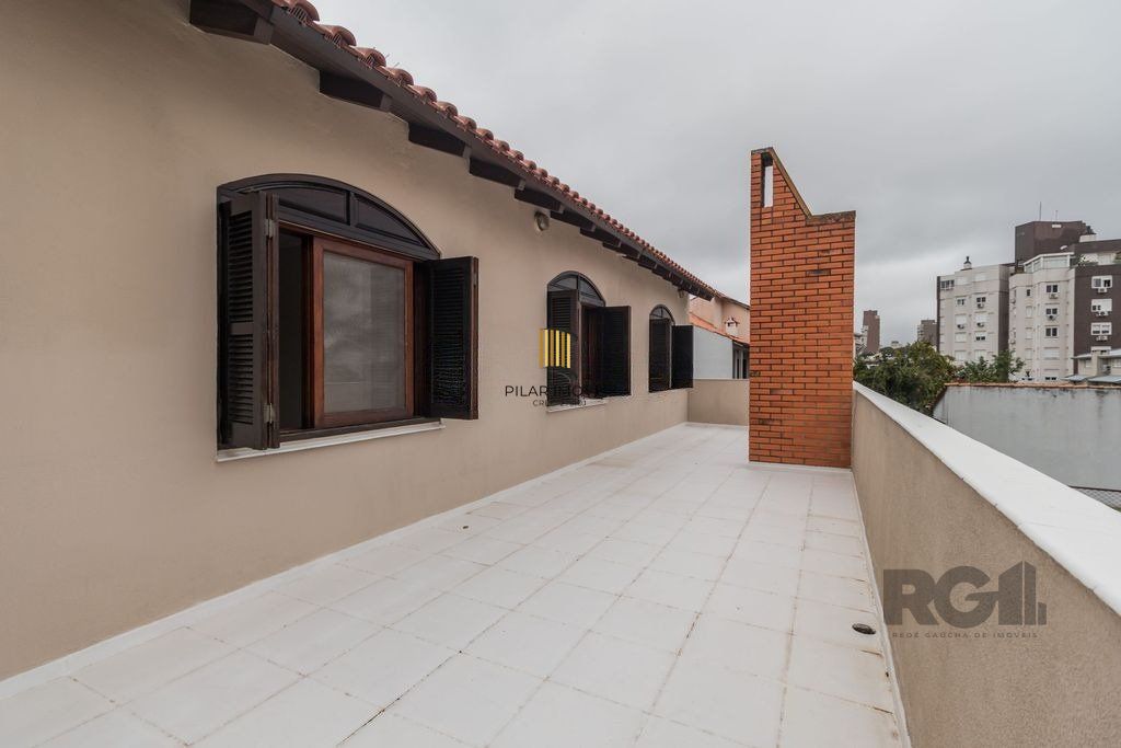 Casa com 287m², 5 dormitórios, piscina, 4 vagas no bairro Jardim Itu