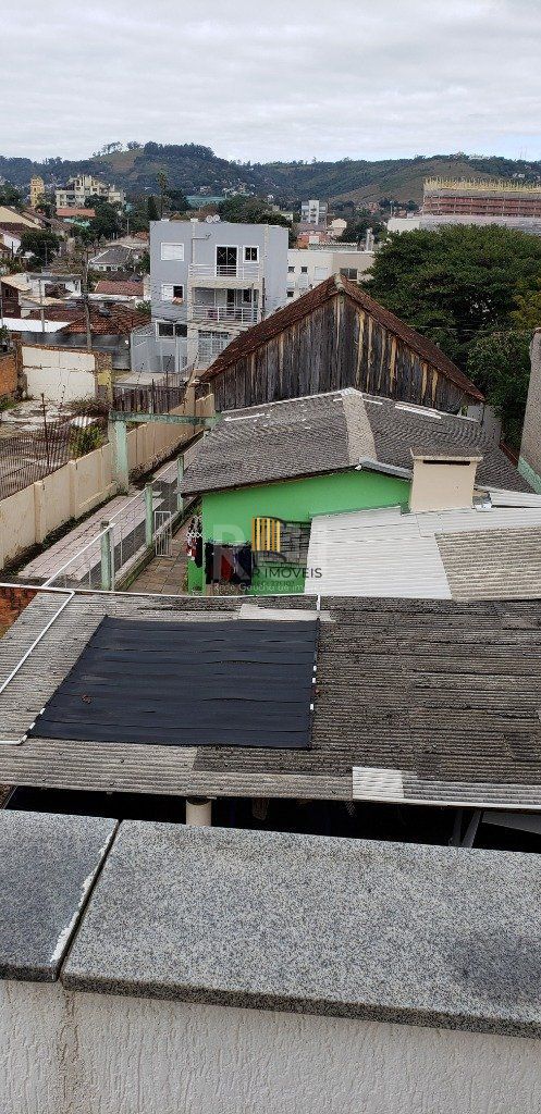 Casa para Venda - 200m², 8 dormitórios, 5 vagas - Teresópolis