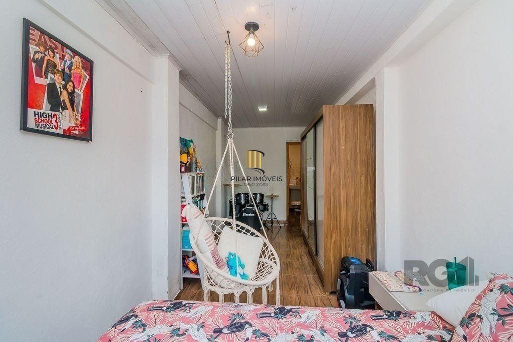 Casa de 2 dormitórios com 98m² no Bairro Lomba do Pinheiro