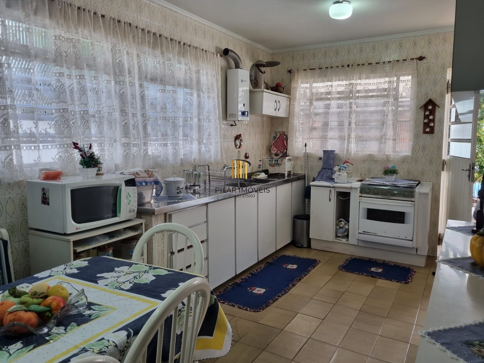 Casa 3 dormitórios no bairro Nonoai