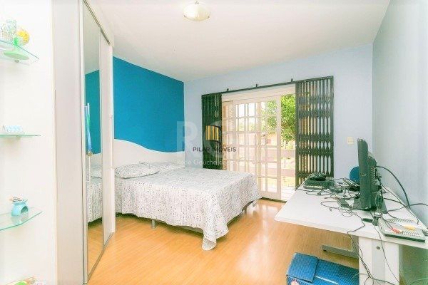 Casa para Venda - 238.35m², 4 dormitórios, sendo 1 suites, 2 vagas - Nonoai