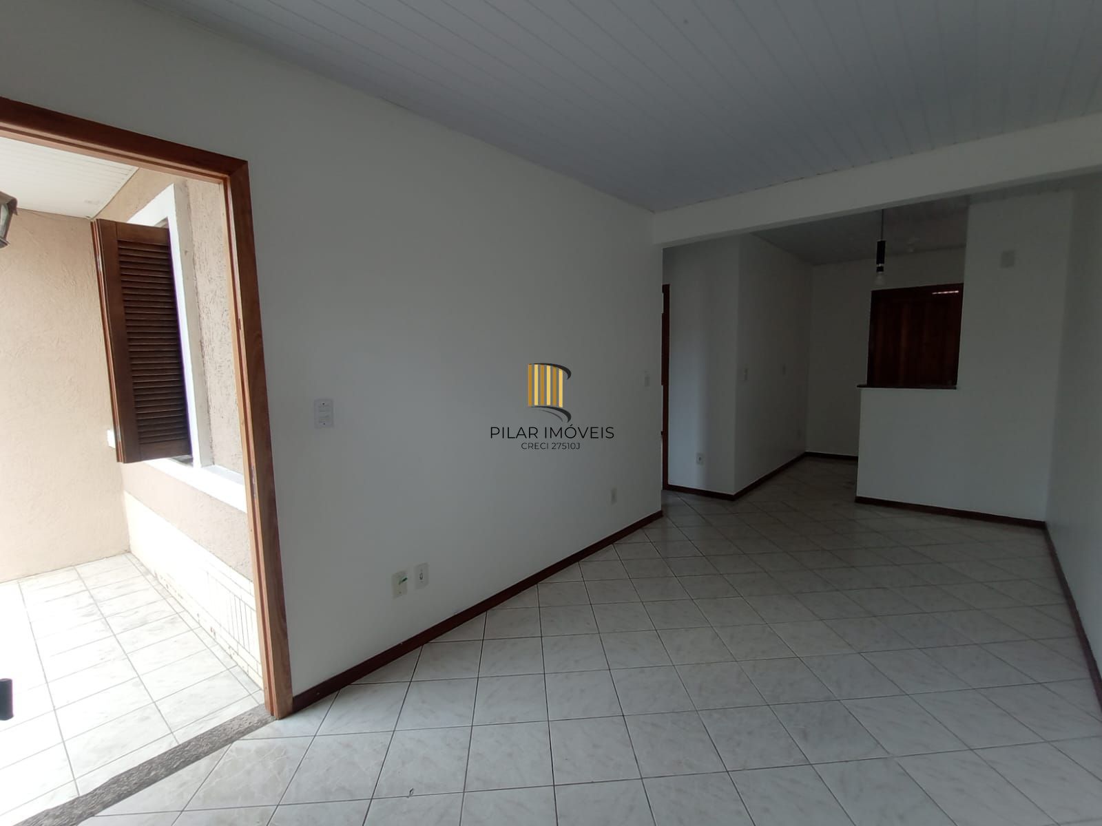 Casa 2 dormitórios no bairro Hípica