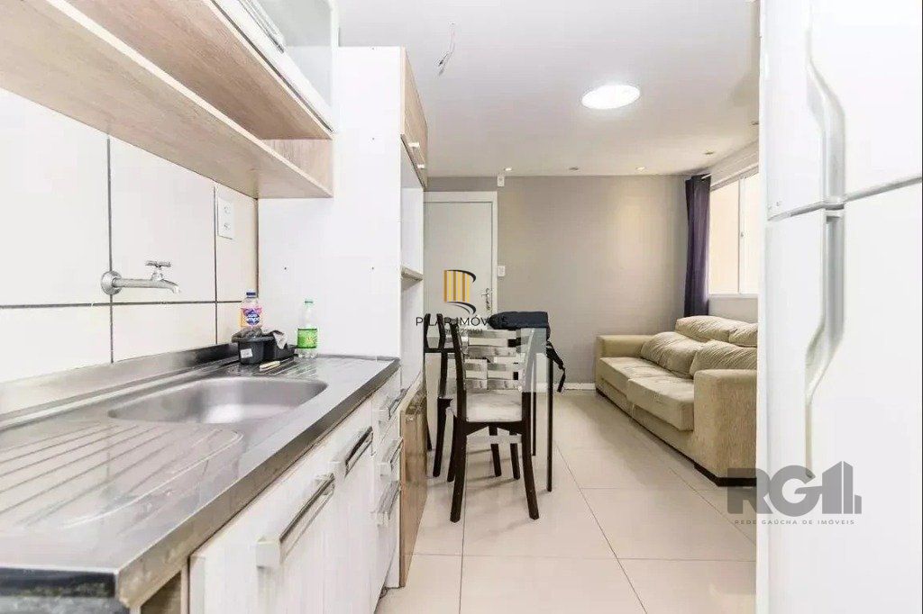 Apartamento de 2 dormitórios de 42m², no bairro Glória