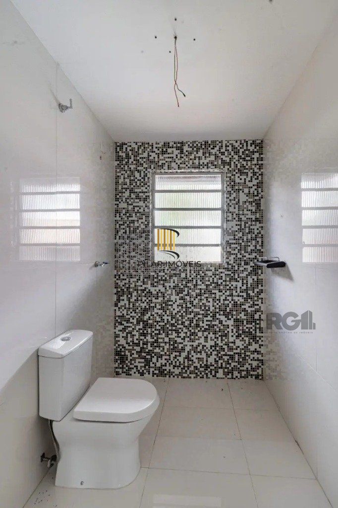 Casa com 3 dormitórios no bairro Passo das Pedras