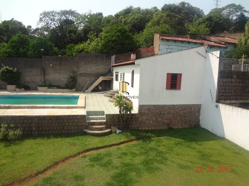 Casa para Venda - 365m², 4 dormitórios, sendo 2 suites, 6 vagas - Nonoai