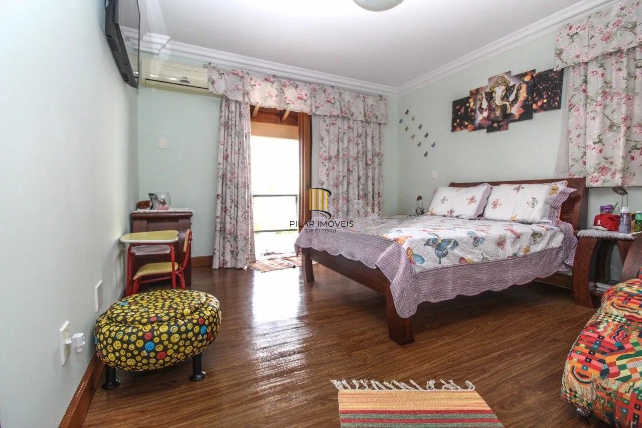 Casa 612m² - 3 suíte, 8 vagas no bairro Medianeira