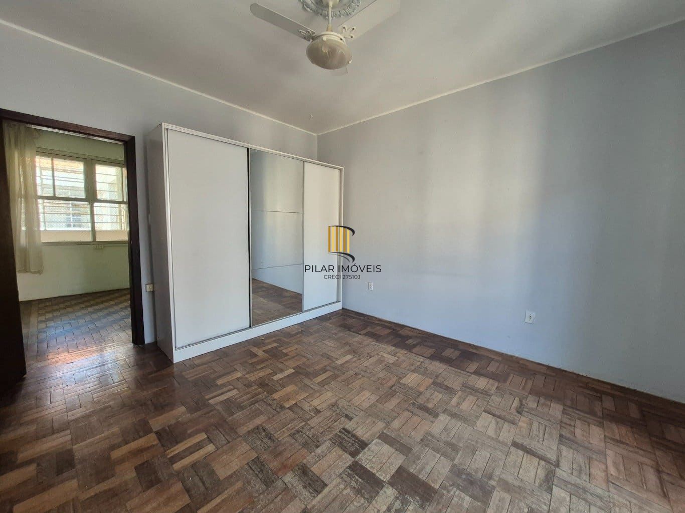 Apartamento de 1 dormitório à venda em Menino Deus, Porto Alegre.