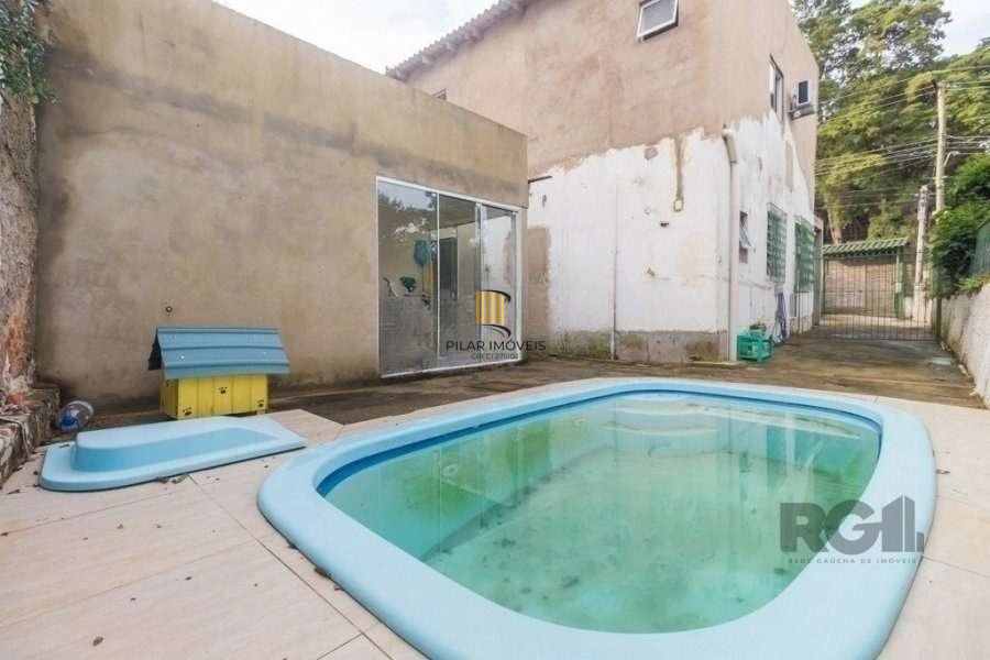 Casa 4 dormitórios no bairro Santa Tereza