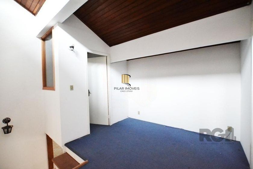 Casa de 200m² - 4 dormitórios, 4 vagas no bairro Espírito Santo