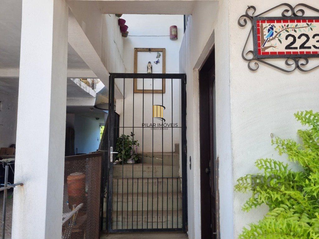 Casa 5 dormitórios no bairro Cavalhada