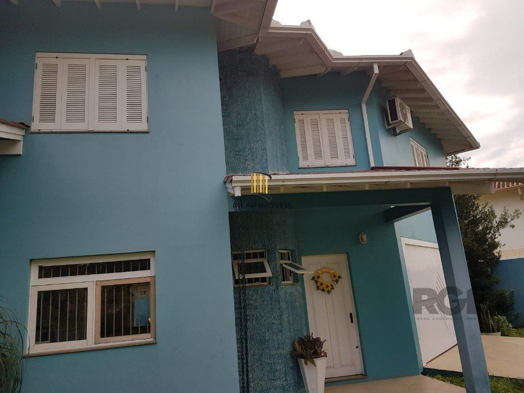 Casa 4 dormitórios no bairro Centenário
