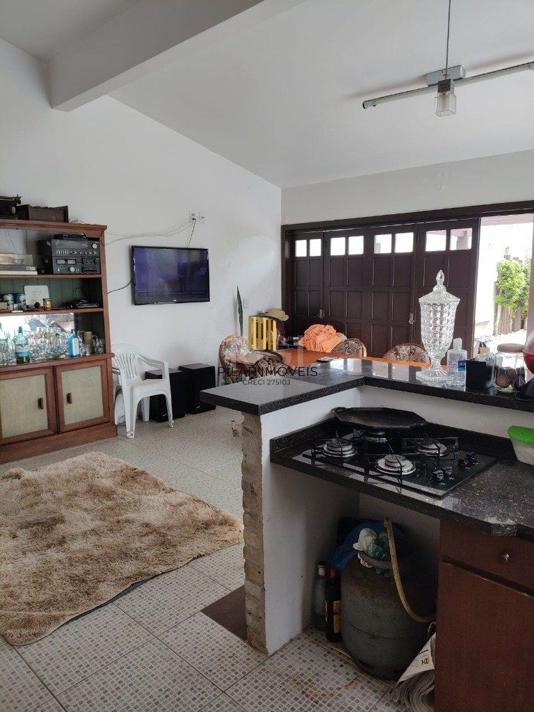 Casa para Venda - 160.78m², 4 dormitórios, sendo 2 suites, 5 vagas - Centro