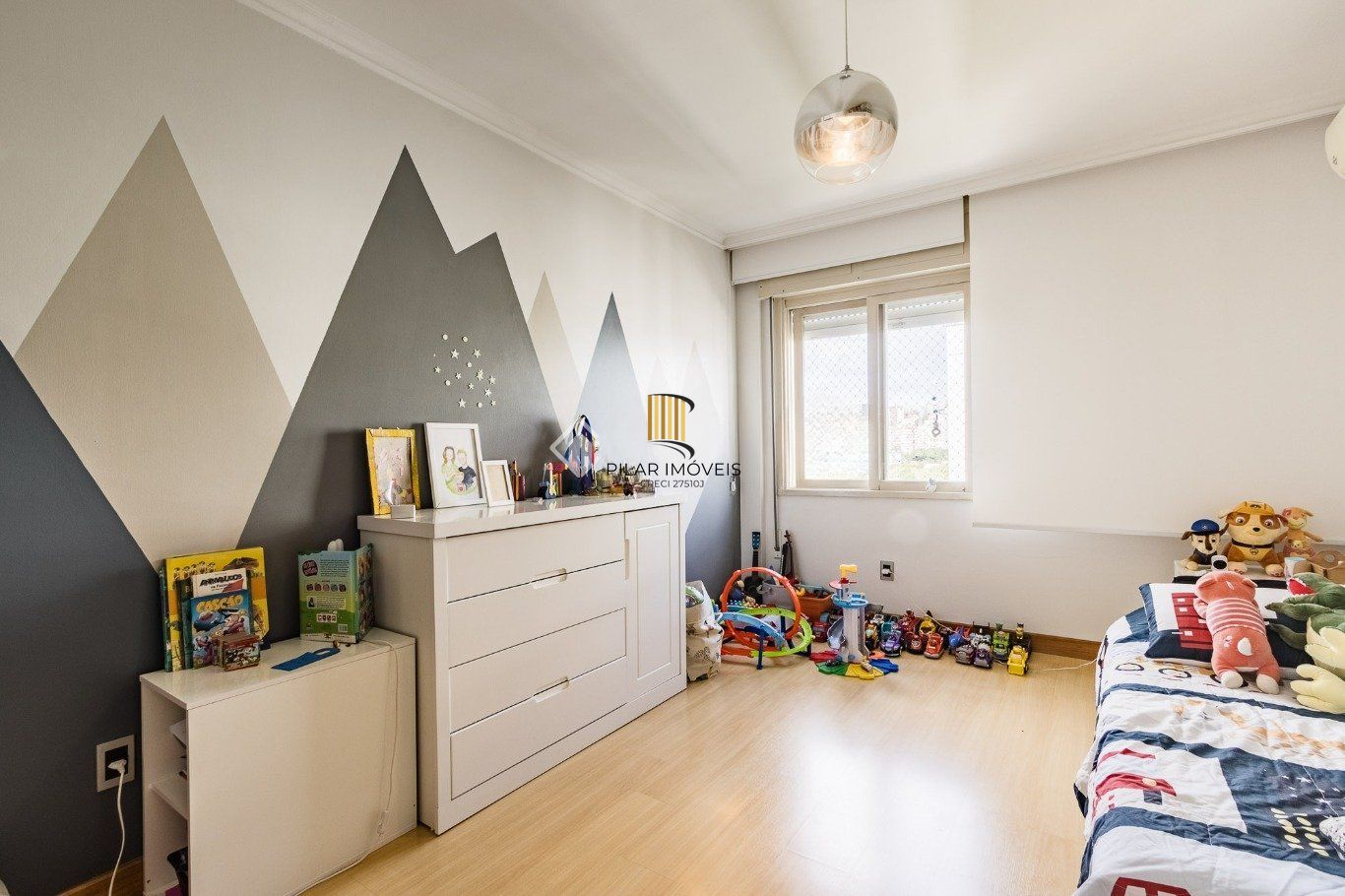 Apartamento com 3 quartos e 147m² à venda em Moinhos de Vento, Porto Alegre.