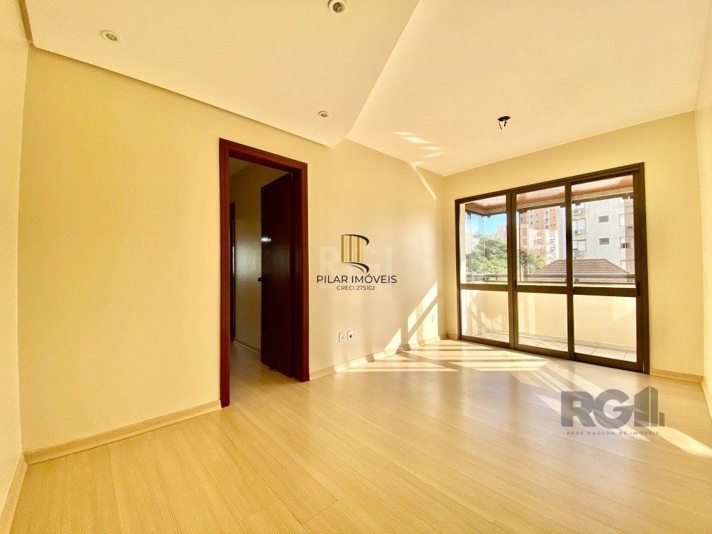 Apartamento 2 dormitórios com elevador e garagem no menino Deus