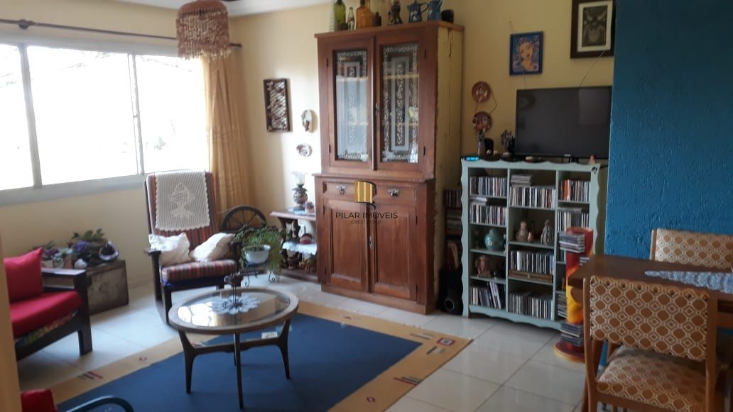 Apartamento para venda de 3 dormitórios, no bairro Teresópolis em Porto Alegre/RS.