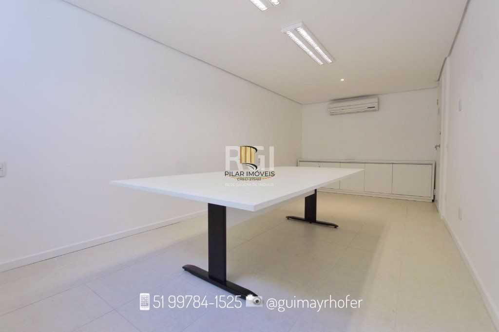 Conjunto/Sala para Venda - 47m², 0 dormitórios, 1 vaga - Menino Deus