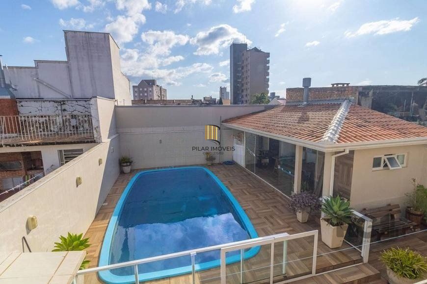 Casa 280m² - 3 dormitórios, 1 suíte, 2 vagas no bairro Jardim Itú