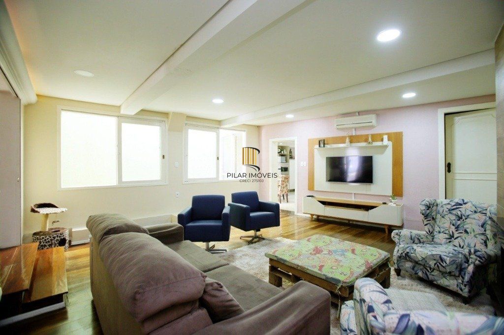 Excelente casa de 235m² com 4 dormitórios e 3 vagas no bairro Azenha. - Pilar Imóveis