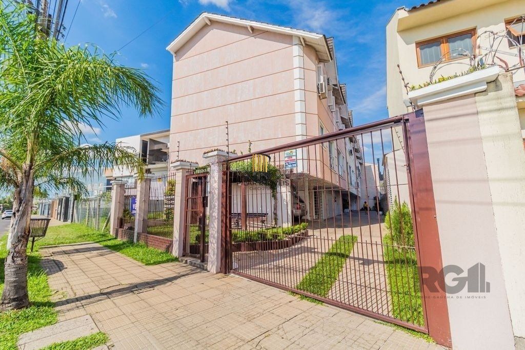 Excelente casa de 142,23m² em condomínio fechado.