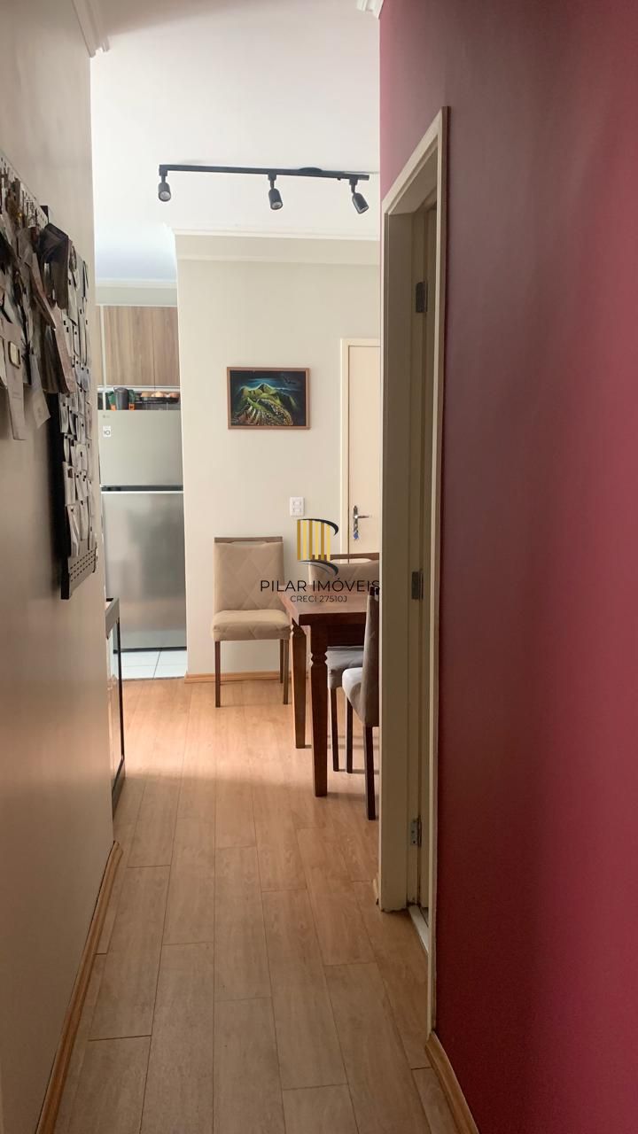 Apartamento de 2 dormitórios com 1 vaga de garagem escriturada, na Rua Dom Vital, Bairro Glória.