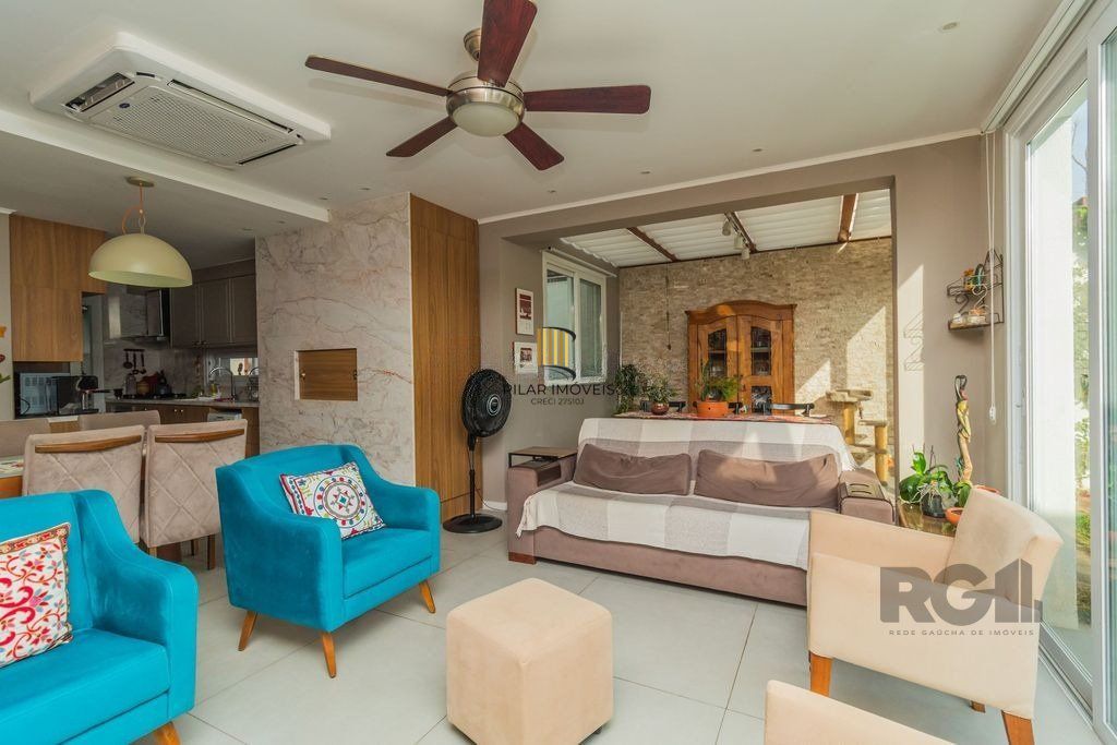 Casa Condominio para Venda - 221,59m², 3 suítes, 2 vagas - Teresópolis