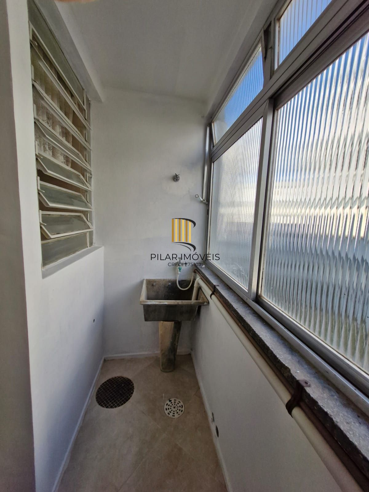 Apartamento 3 dormitórios na rua Corronel Massot, Cristal.