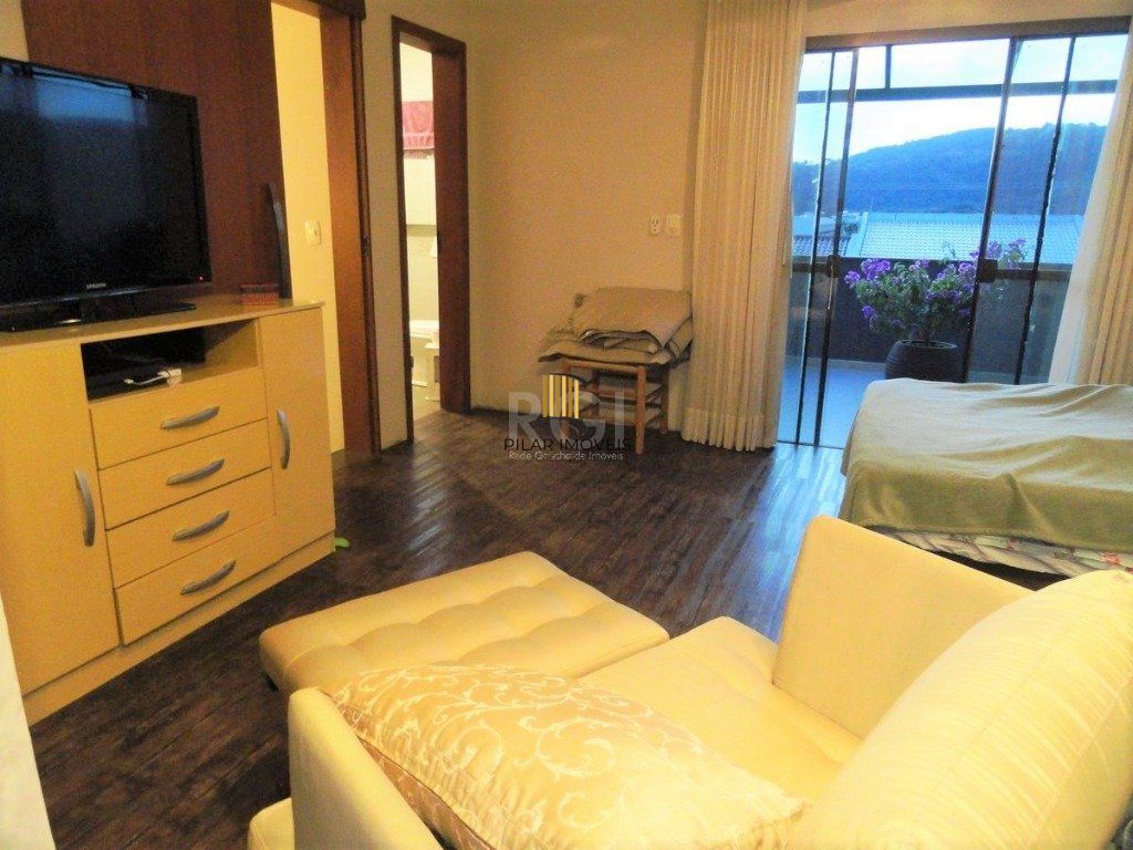 Casa para Venda - 165m², 3 dormitórios, sendo 3 suites, 1 vaga - Hípica