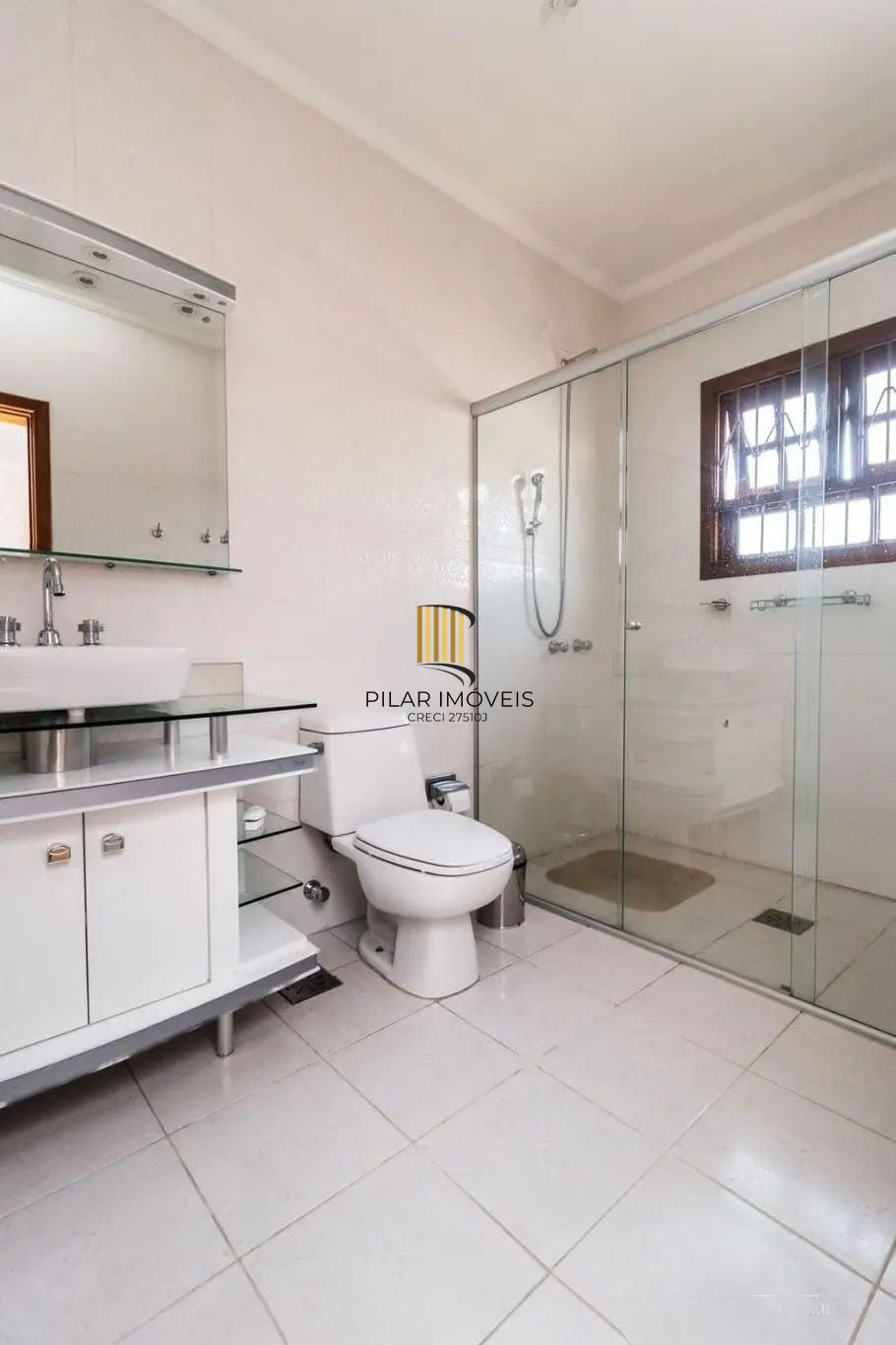 Casa com 3 dormitórios  de 278m² à venda no Bairro Jardim Itú Sabará