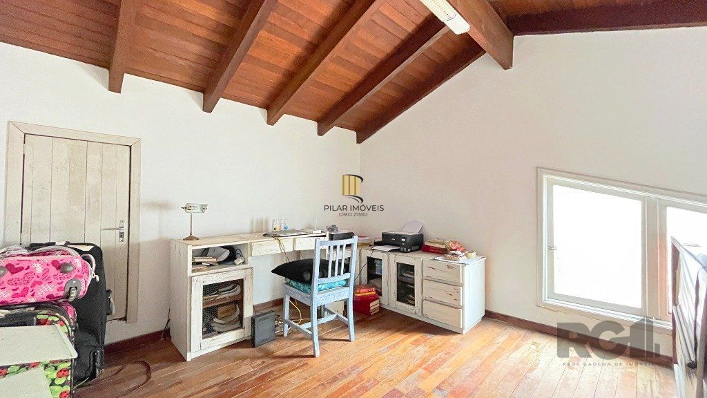 Casa para Venda - 176m², 3 dormitórios, sendo 1 suites, 4 vagas - Jardim Isabel