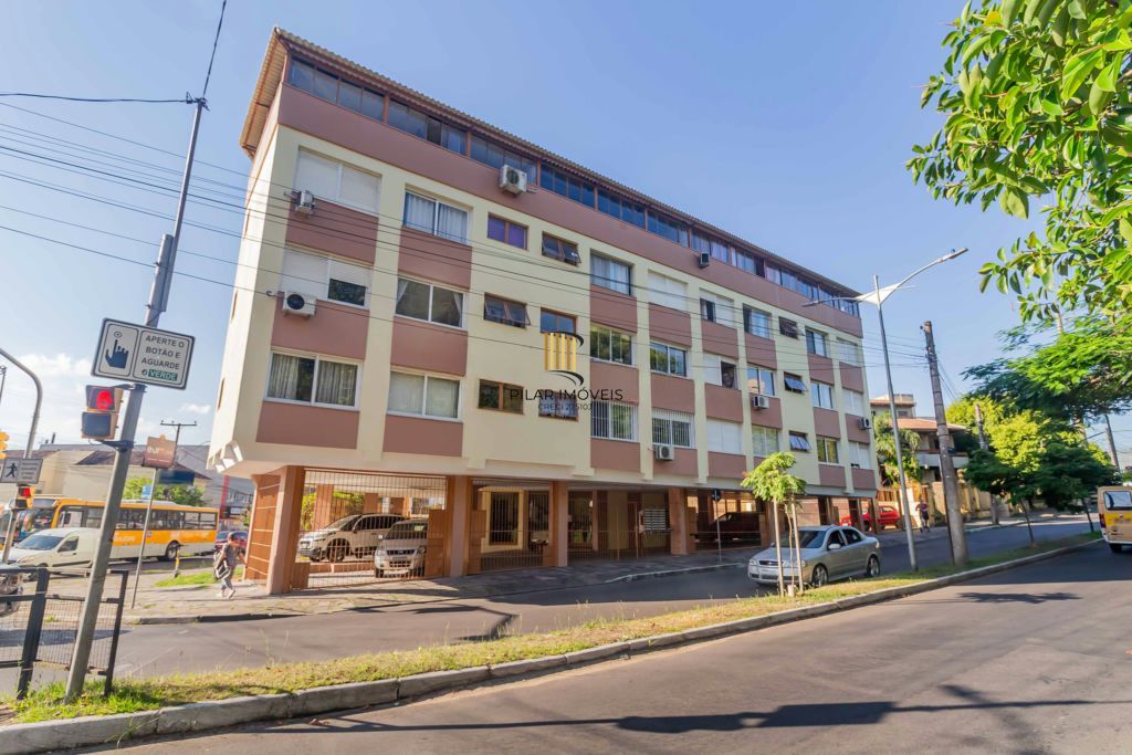 Cobertura de 2 dormitórios à venda em Passo da Areia - Porto Alegre