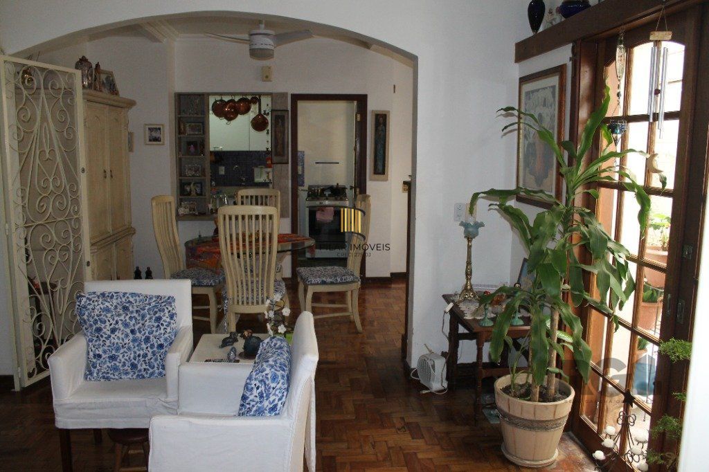 Apartamento de 3 dormitórios Térreo no bairro Moinhos de Vento