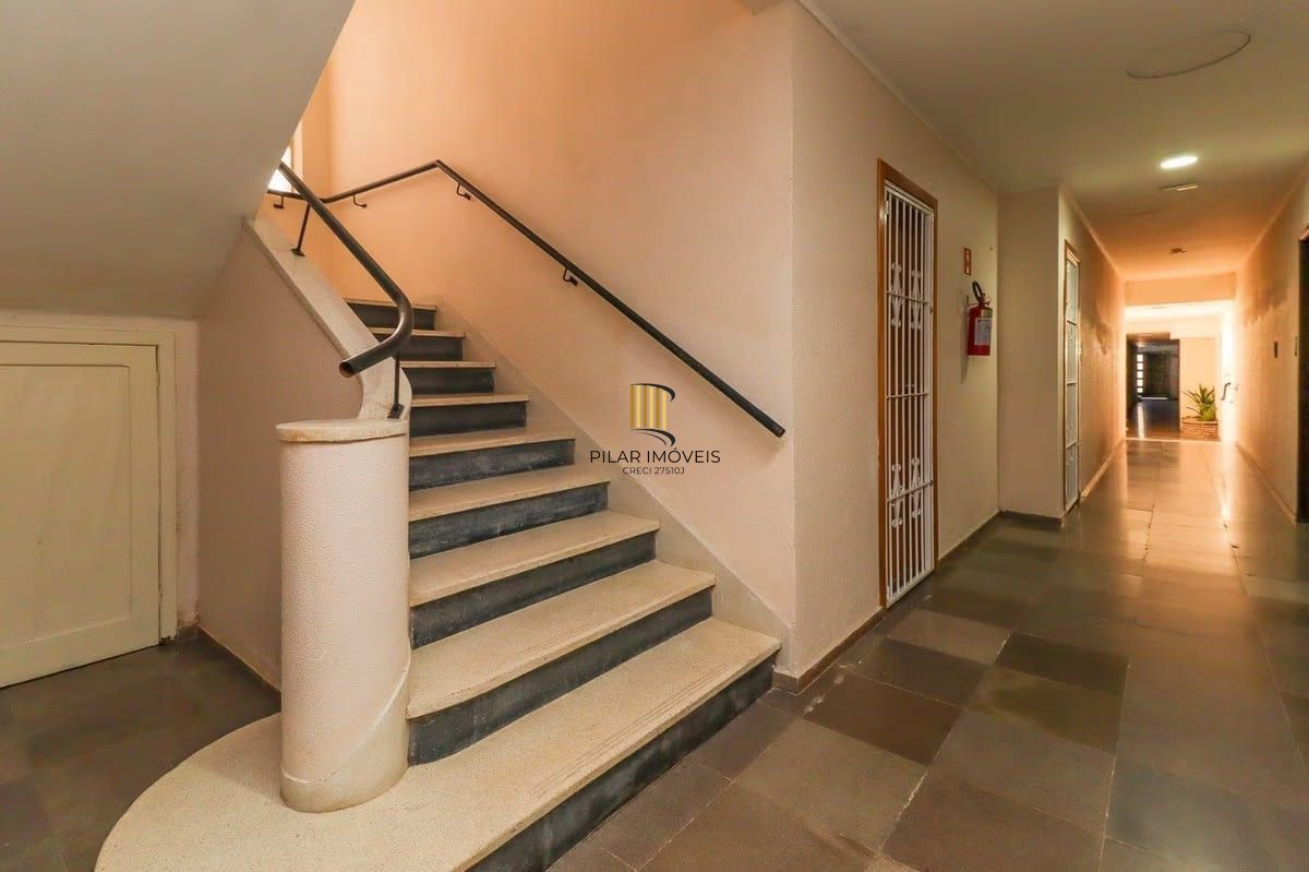 Apartamento de 2 dormitórios à venda em Praia de Belas, Porto Alegre.