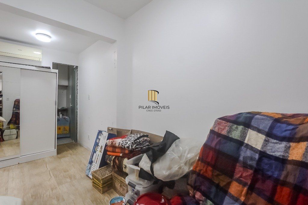 Casa em condomínio, 77m², 2 dormitórios e 2 vagas no bairro Humaitá