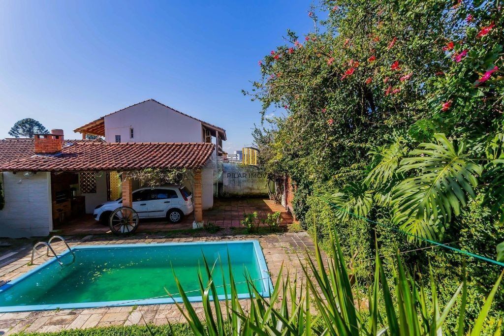 Casa 172m² - 3 dormitórios, 3 vagas no bairro Teresópolis