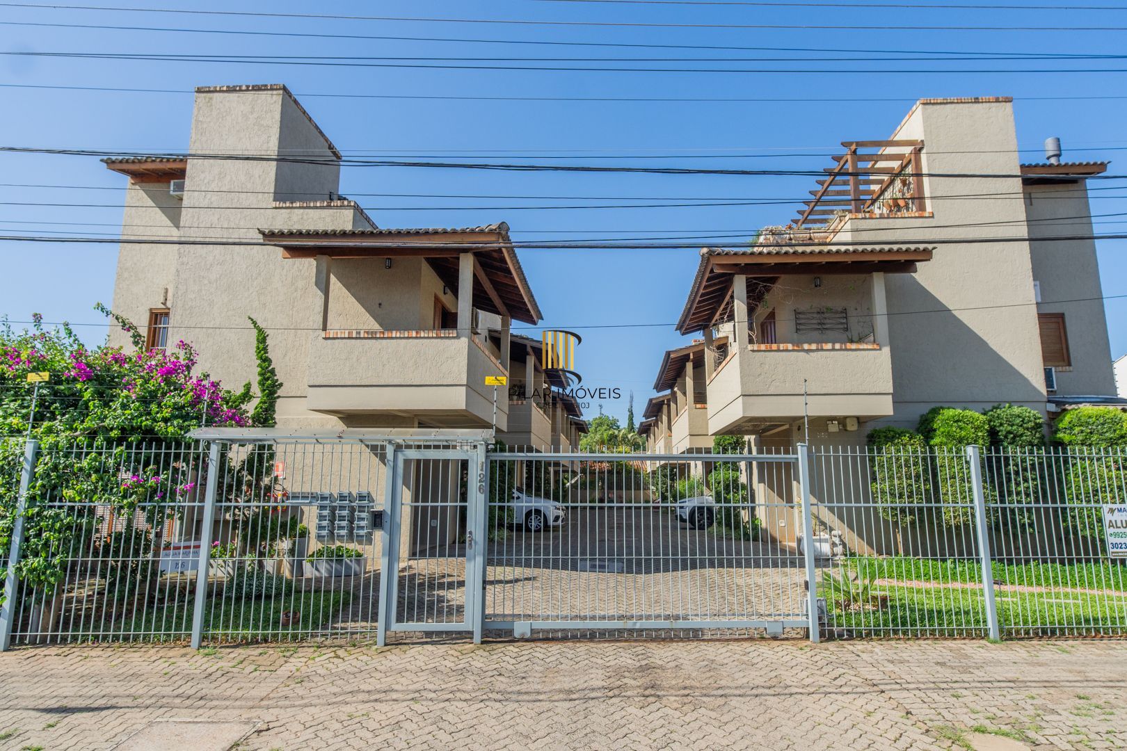 Casa em condomínio de 105m² - 2 dormitórios e 1 vaga no bairro Guarujá