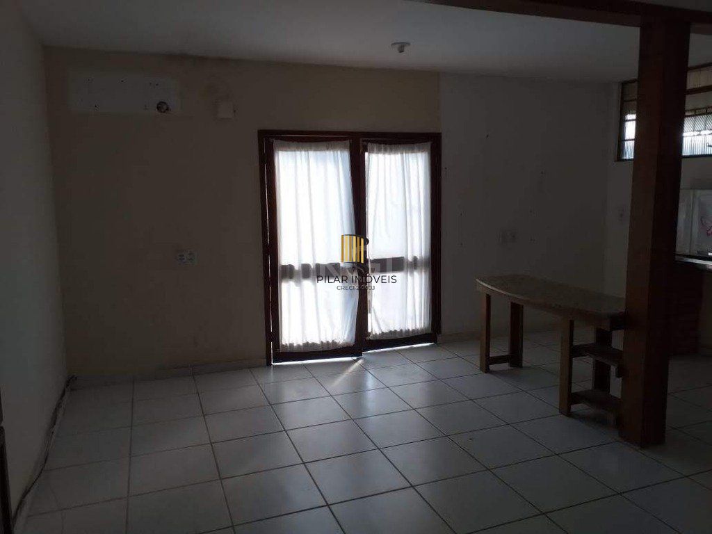 Casa para Venda - 200m², 6 dormitórios, 4 vagas - Tristeza