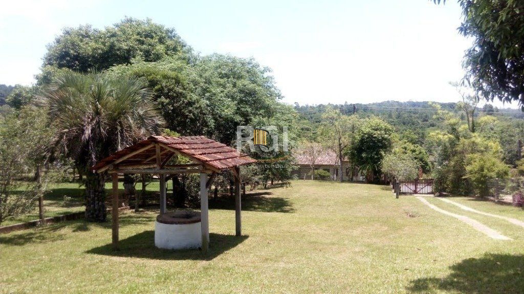 Sítio para Venda - 100m², 3 dormitórios, 9 vagas - Pinheiro