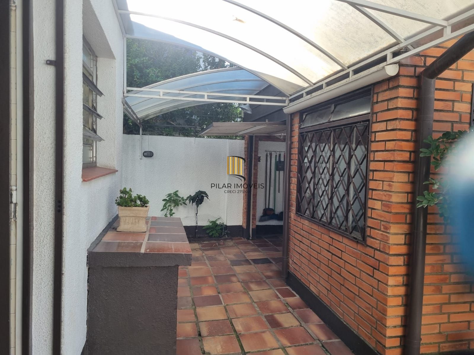 Casa 3 dormitórios no bairro Nonoai