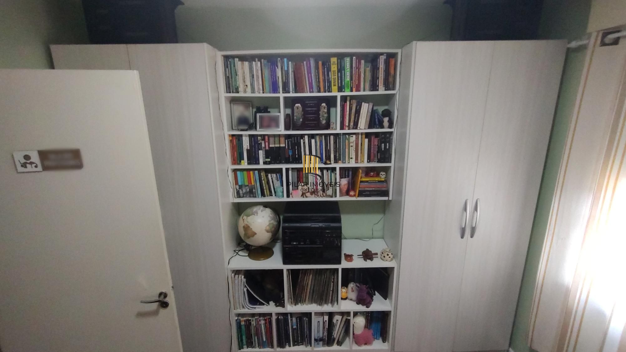Apartamento com 3 quartos e 77m² à venda em Teresópolis, Porto Alegre.