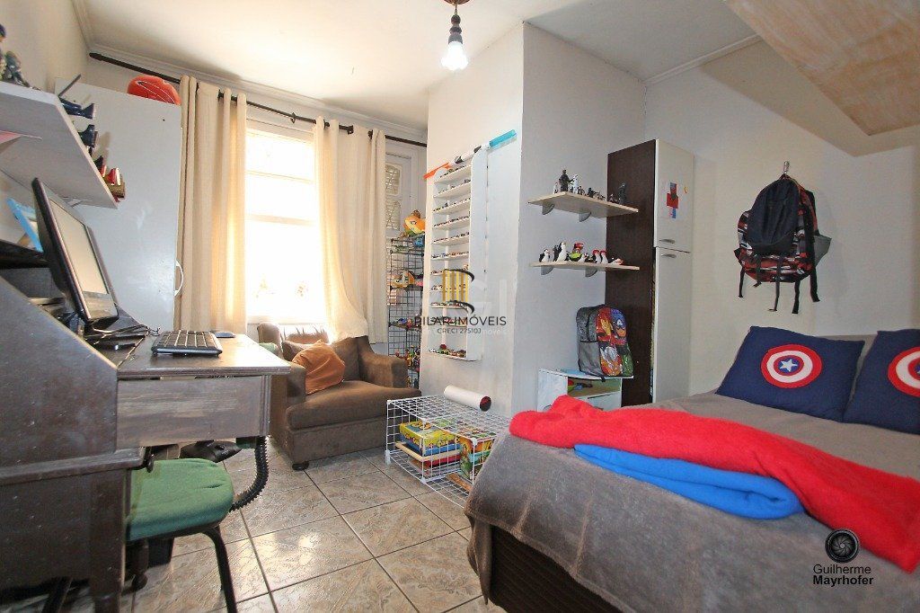 Casa para Venda - 300m², 6 dormitórios, sendo 1 suites, 3 vagas - Menino Deus