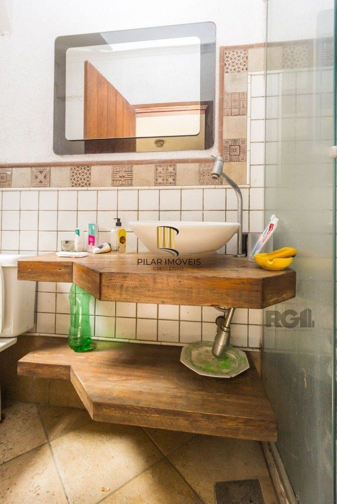Casa 470m² - 4 dormitórios, 5 vagas no bairro Jardim São Pedro