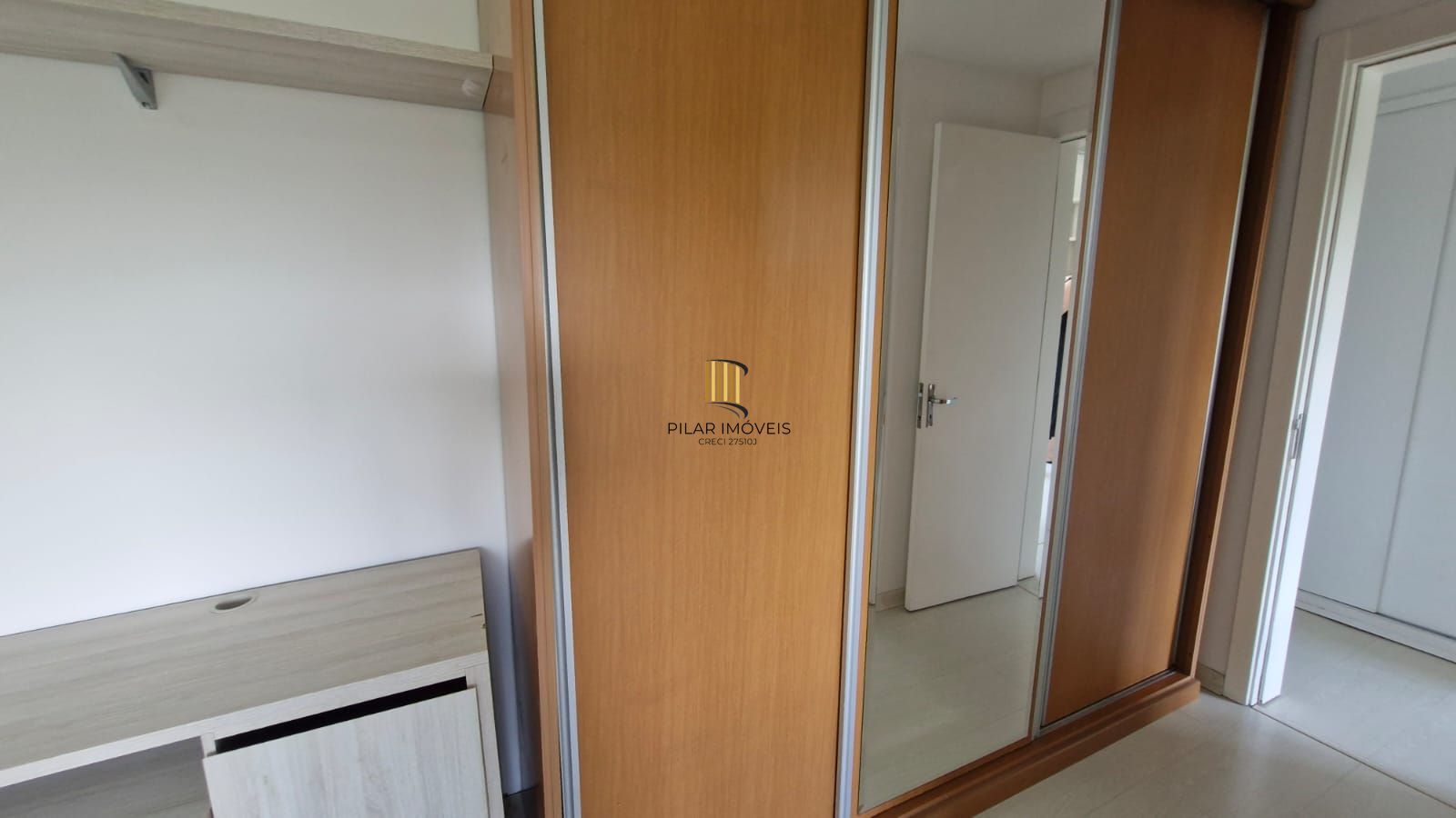 Casa em Condominio fechado, 5 dormitórios com infraestrutura completa