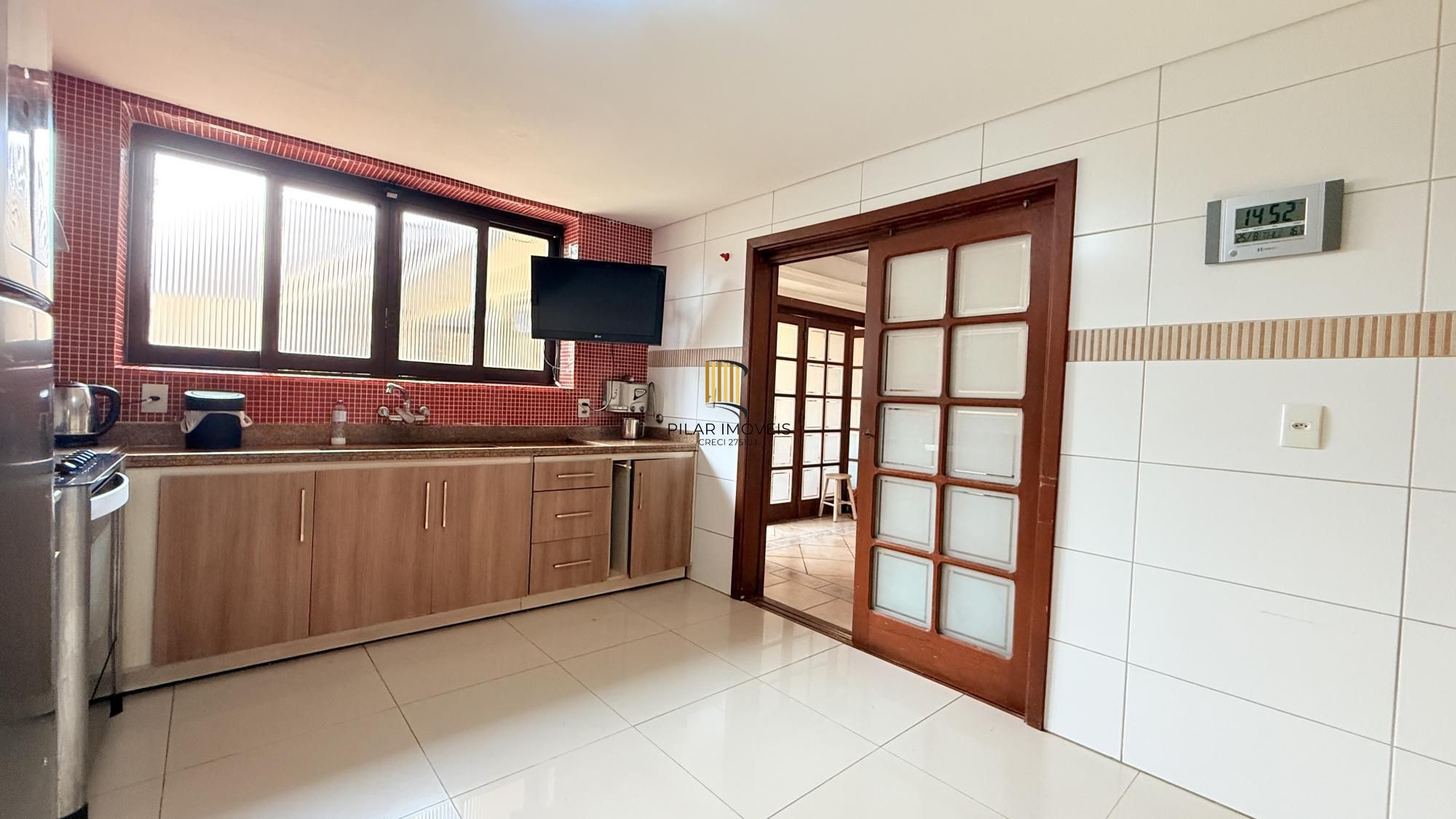 Casa para Venda - 260m², 4 dormitórios, sendo 1 suites, 4 vagas - Nonoai