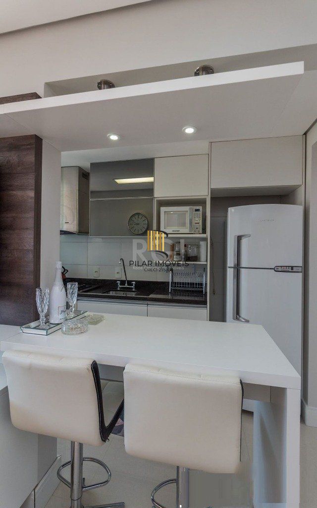 Apartamento para Venda - 54m², 2 dormitórios, 1 vaga - Passo da Areia