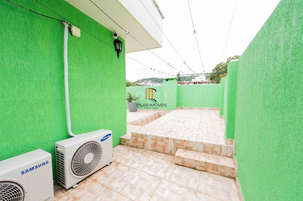 Casa para Venda - 317m², 5 dormitórios, sendo 1 suites, 2 vagas - Teresópolis