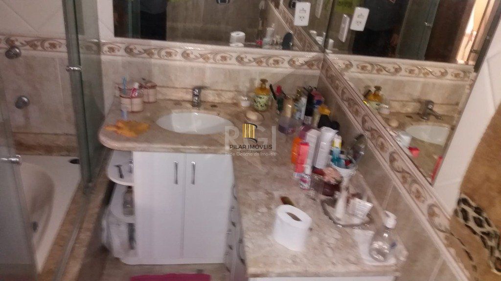 Casa para Venda - 142m², 3 dormitórios, sendo 1 suites, Partenon
