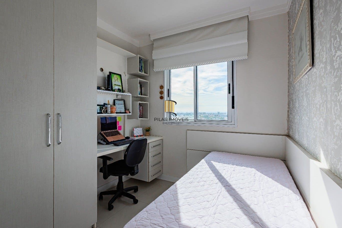 Apartamento de 2 dormitórios à venda em São Sebastião, Porto Alegre.
