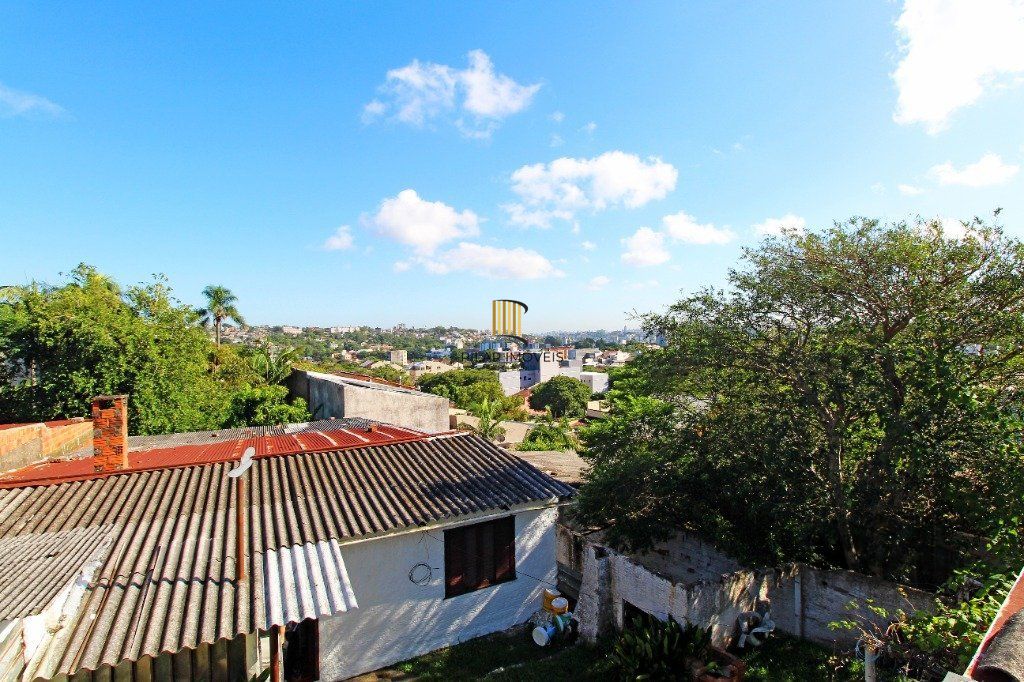 Casa 3 dormitórios no bairro Nonoai